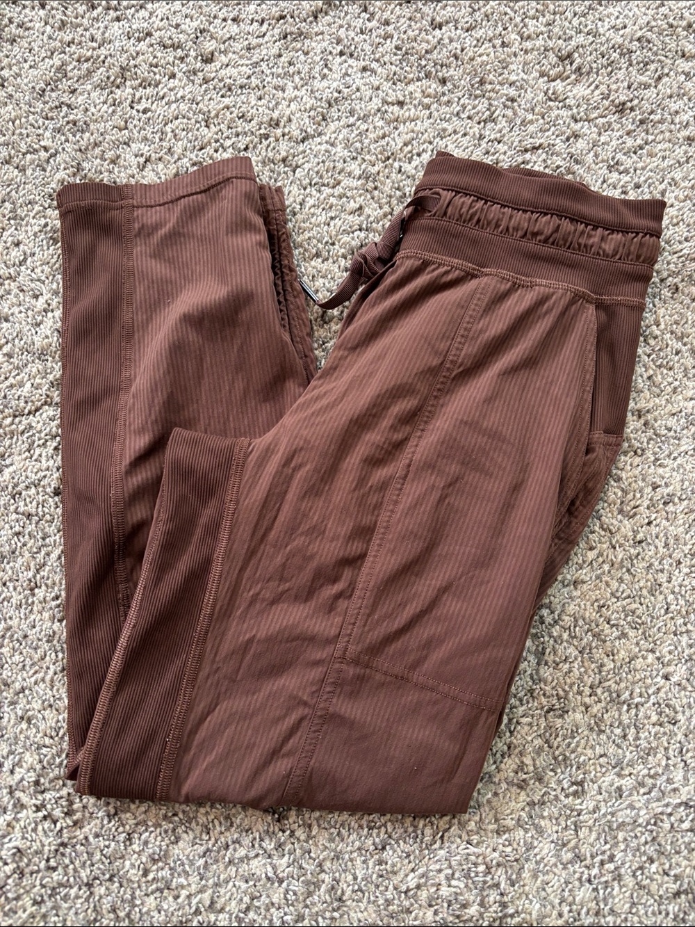 Lululemon Dance Studio Mid-Rise Cropped Pant size 0